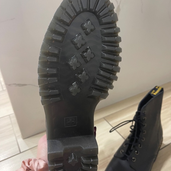 Dr. Martens Women's Shriver Hi Fashion Boot - Picture 4 of 4